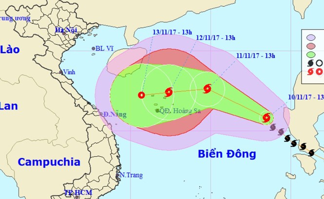 Bão số 13 ngày càng mạnh, có thể ảnh hưởng trực tiếp đến miền Trung Vị trí và hướng di chuyển của cơn bão số 13. Ảnh: NCHMF.