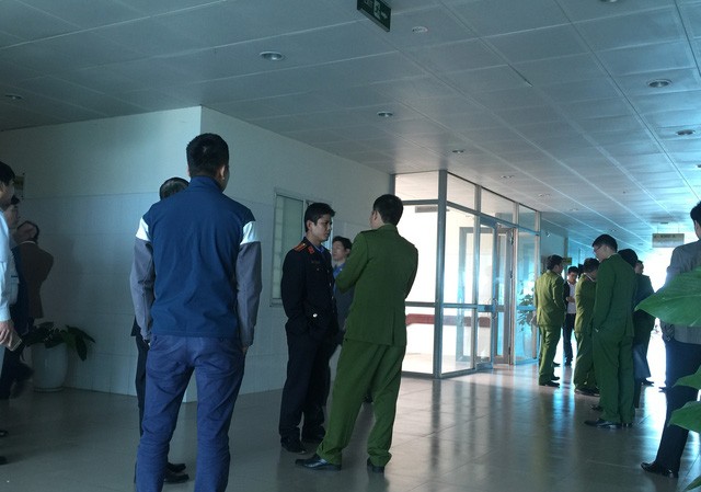 Bản tin 20H: Xác định nguyên nhân 4 trẻ sơ sinh tử vong ở Bắc Ninh Các cơ quan chức năng làm việc tại Bệnh viện Sản Nhi Bắc Ninh.