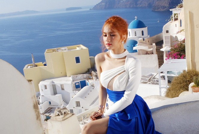 Hương Giang Idol khoe thân hình sexy khiến khán giả không thể rời mắt Hương Giang Idol khoe thân hình sexy khiến khán giả không thể rời mắt
