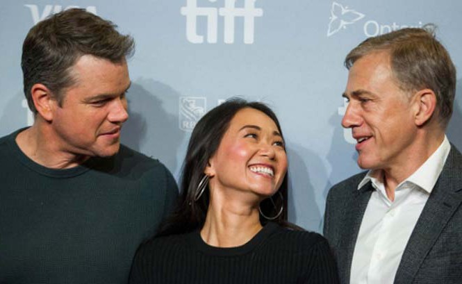Nữ diễn viên gốc Việt được đề cử Quả Cầu Vàng 2018 là ai? Từ trái sang: Matt Damon, Hồng Châu và Christoph Waltz. Nguồn: Internet.