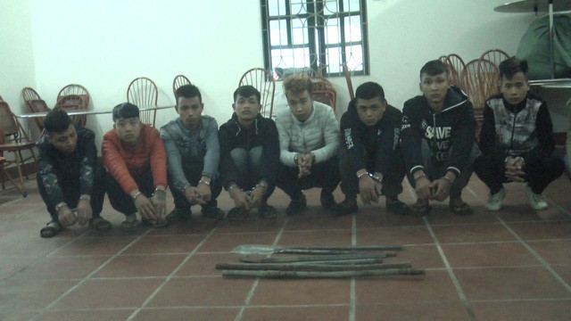 Lời khai của nhóm thanh niên vác dao 'xin đểu' trên cao tốc Các đối tượng vác dao chặn xe, “xin tiền” trên cao tốc Hà Nội - Lào Cai,