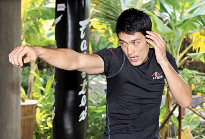 Bản tin 14H: Johnny Trí Nguyễn phủ nhận việc giao đấu với võ sư Flores Johnny Trí Nguyễn phủ nhận thông tin giao đấu với võ sư Flores.
