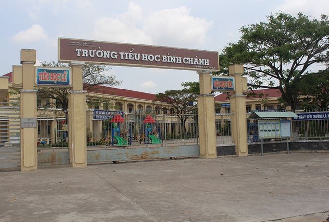 Buộc cô giáo quỳ gối, ông Võ Hòa Thuận bị khai trừ Đảng Trường tiểu học Bình Chánh.