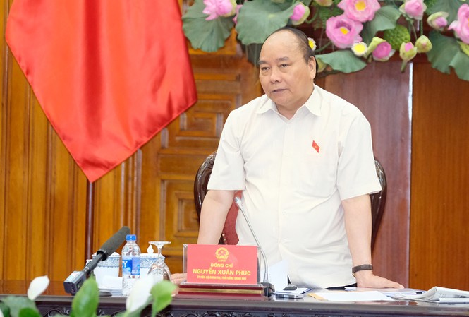 Phát triển Dung Quất thành Trung tâm lọc hóa dầu quốc gia Thủ tướng Nguyễn Xuân Phúc nhất trí việc phát triển Khu kinh tế Dung Quất thành Trung tâm Lọc hóa dầu và năng lượng quốc gia. Ảnh: VGP/Quang Hiếu.