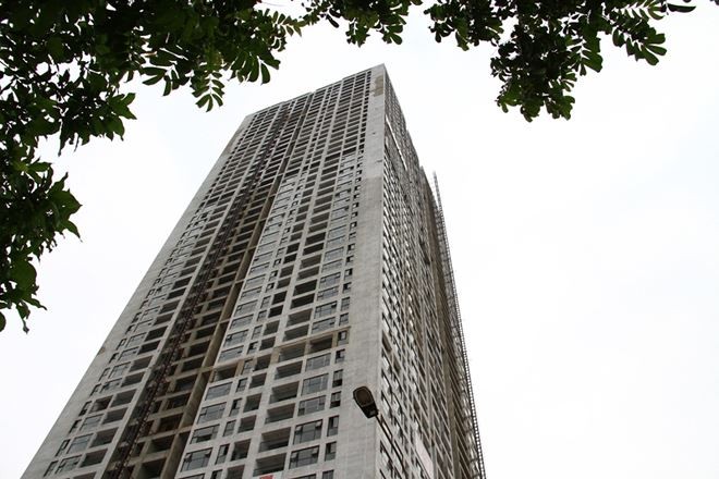 Ngân hàng siết nợ dự án nghìn tỷ cao thứ 3 Hà Nội Ngân hàng siết nợ dự án Tokyo Tower cao thứ 3 ở Hà Nội. Ảnh: Thành Nguyễn.