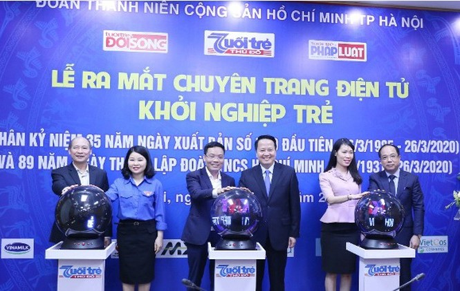 Báo Tuổi trẻ Thủ đô ra mắt chuyên trang điện tử Khởi nghiệp trẻ Các đại biểu nhấn nút ra mắt chuyên trang điện tử Khởi nghiệp trẻ của báo Tuổi trẻ Thủ đô.