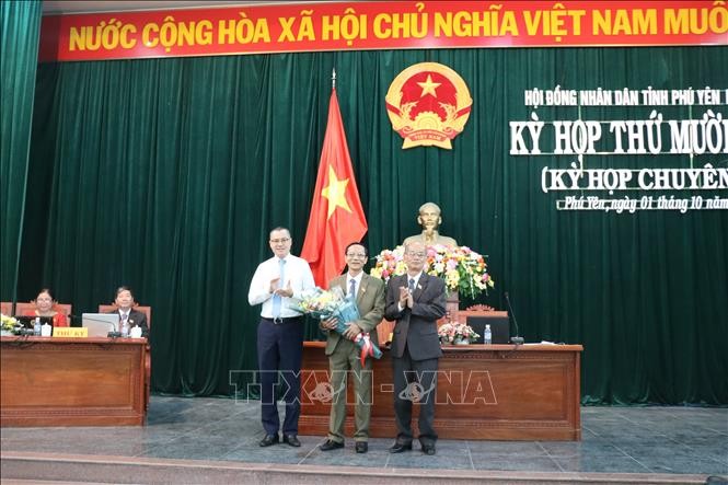 Giám đốc Sở Tài chính làm Phó Chủ tịch HĐND tỉnh Phú Yên Đồng chí Lê Thanh Đồng (giữa) Giám đốc Sở Tài chính tỉnh Phú Yên được bầu giữ chức vụ Phó Chủ tịch Hội đồng nhân dân tỉnh Phú Yên nhiệm kỳ 2016-2021, với số phiếu bầu 47/47, đạt tỷ lệ 100%. Ảnh: Phạm Cường/TTXVN.