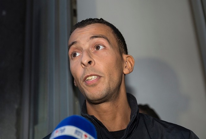 Bỉ bất ngờ thả anh trai nghi phạm tấn công Paris Anh trai 2 nghi phạm tấn công Paris, Mohammed Abdeslam.