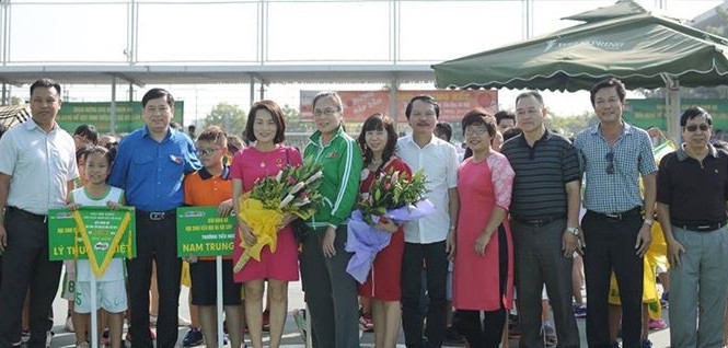 24 đội tranh tài tại giải bóng rổ học sinh tiểu học Hà Nội 24 đội tranh tài tại giải bóng rổ học sinh tiểu học Hà Nội