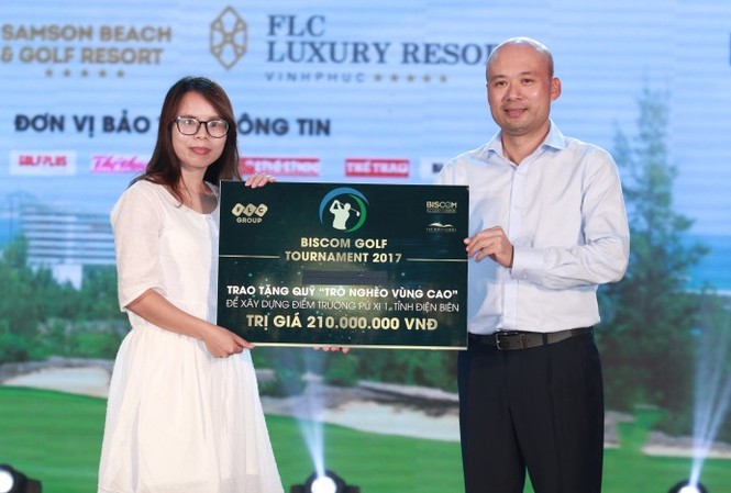 Giải golf quyên góp hơn 200 triệu đồng từ thiện Giải golf quyên góp hơn 200 triệu đồng từ thiện