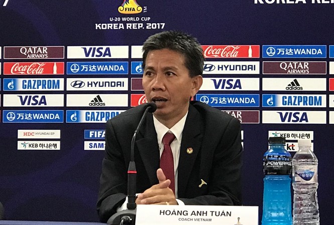 HLV Hoàng Anh Tuấn: 11 cầu thủ của tôi đều thi đấu tốt HLV Hoàng Anh Tuấn tại cuộc họp báo sau trận Việt Nam-Honduras (ảnh Nguyên Phong