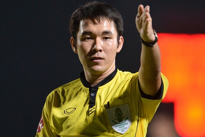 VFF nói gì việc mời trọng tài 'dàn xếp tỉ số' bắt ở V-League? Trọng tài Thái Lan Pummari Khamruen bị bắt vì cáo buộc dàn xếp tỉ số ở giải VĐQG Thái Lan.