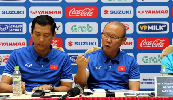 HLV Park Hang Seo muốn dẫn đầu bảng ở AFF Cup 2018 HLV Park Hang Seo muốn đội tuyển Việt Nam giành ngôi nhất bảng A ở AFF Cup 2018.
