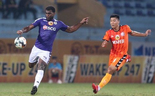 Ông Park Hang Seo bảo thủ hay đang tính đường xa? Hà Đức Chinh đang có phong độ không tốt ở V-League nhưng nhiều khả năng vẫn được triệu tập lên tuyển U23 Việt Nam.