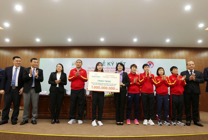 Bóng đá nữ nhận tài trợ 'khủng' cho mục tiêu World Cup Bóng đá nữ Việt Nam sẽ có 100 tỷ đồng để hướng tới mục tiêu tham dự World Cup.