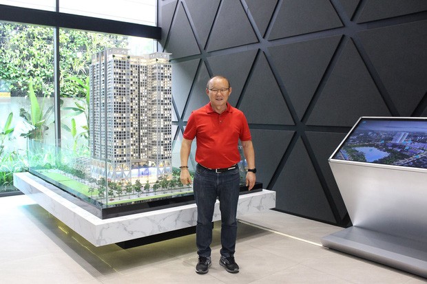 Quang Hải sắm xế hộp bạc tỉ, thày Park tậu căn hộ sang HLV Park Hang Seo mua nhà mới tại Hà Nội.