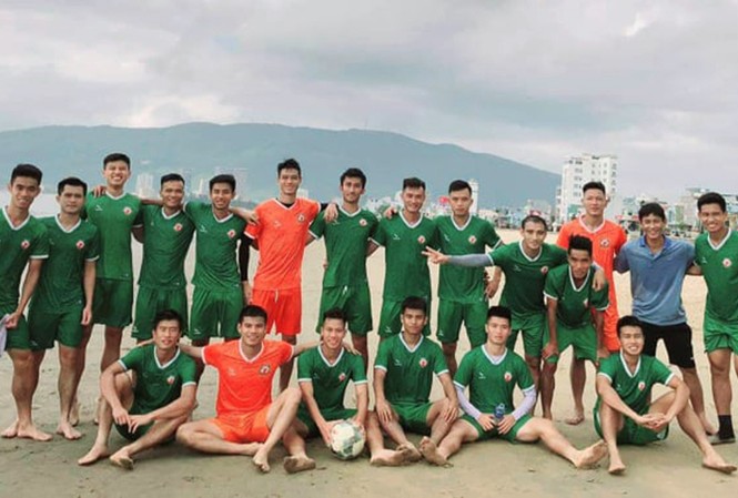 Cầu thủ Việt Nam đầu tiên cách ly vì COVID-19 CLB bóng đá Hạng nhất Bình Định (ảnh FC Bình Định).