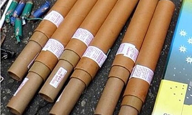 Bị tấn công bằng thuốc nổ, 10 CĐV Anh nhập viện Tang vật thu tại hiện trường