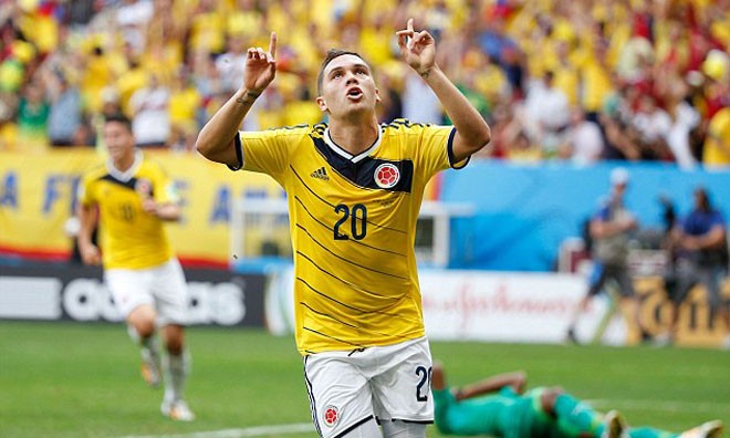 Colombia-Bờ Biển Ngà (2-1): 'Ngựa ô' tiếp tục tung vó Quintero ăn mừng bàn thắng nâng tỷ số lên 2-0.