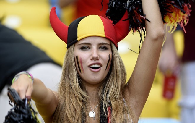 Mỹ nhân World Cup mất hợp đồng người mẫu vì... hung hăng Mỹ nhân World Cup mất hợp đồng người mẫu vì... hung hăng