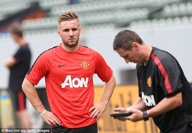Chelsea sẽ 'chết' nếu chiêu mộ Luke Shaw Mourinho bỏ qua Luke Shaw vì mức lương quá cao.