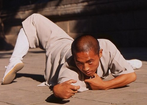 Túy quyền ngả nghiêng ra sát chiêu Túy quyền ngả nghiêng ra sát chiêu