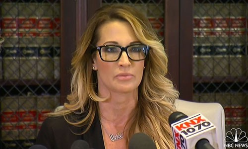 Ngôi sao phim người lớn tố Donald Trump quấy rối Ngôi sao phim người lớn Jessica Drake. Ảnh: NBC News