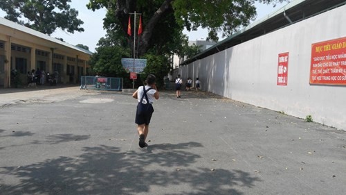 Cảnh sát hình sự vào cuộc vụ bé gái lớp 1 nghi bị xâm hại Sân trường tiểu học L.T.V