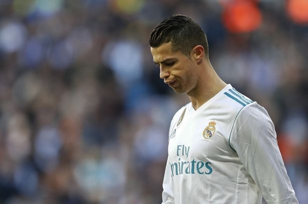 Một mình Ronaldo 'chấp' cả đội M.U Một mình Ronaldo 'chấp' cả đội M.U
