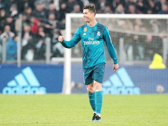Sự thật khủng khiếp về thể trạng của Ronaldo Ronaldo có thể trạng tuyệt vời hơn so với những người cùng độ tuổi.