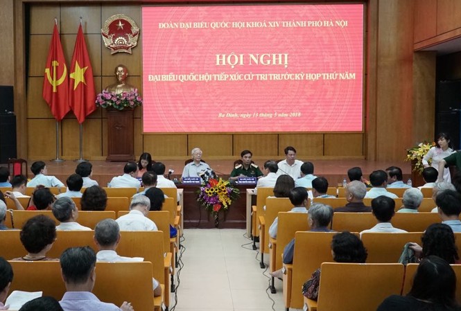 Cử tri Hà Nội mong muốn Tổng Bí thư quét sạch tham nhũng Toàn cảnh cuộc tiếp xúc cử tri quận Ba Đình. Ảnh: Hoàng Mạnh Thắng