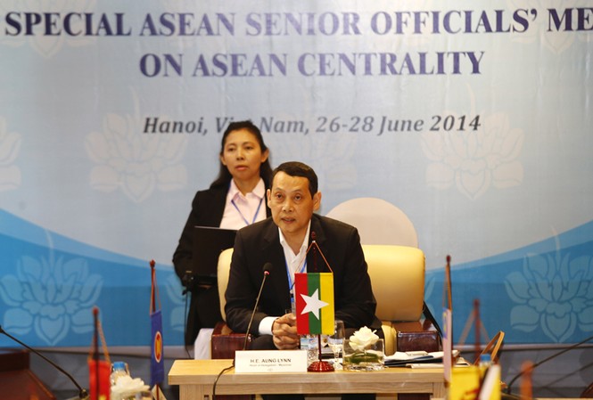 Quan điểm của ASEAN về Biển Đông rất rõ ràng Ông U Aung Lynn, Vụ trưởng vụ ASEAN kiêm trưởng phái đoàn SOM ASEAN của Myanmar. Ảnh: Như Ý