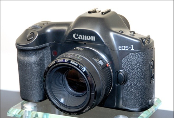Canon EOS-1 sinh nhật tuổi 25 Canon EOS-1 sinh nhật lần thứ 25