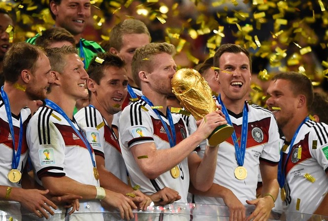 TIN NHANH World Cup tối 14/7: Đức ăn mừng, Argentina bạo loạn TIN NHANH World Cup tối 14/7: Đức ăn mừng, Argentina bạo loạn