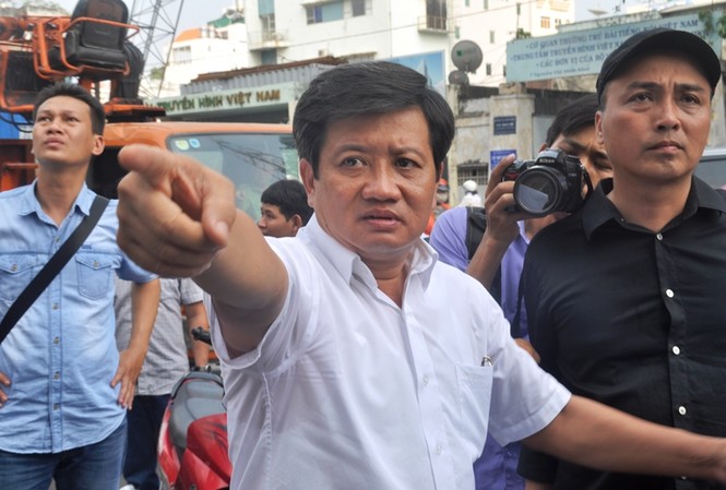 Ông Đoàn Ngọc Hải 'bắt bệnh' nạn lấn chiếm vỉa hè Ông Đoàn Ngọc Hải chỉ đạo phá hàng loạt bức tường lấn chiếm vỉa hè chiều 6/3.