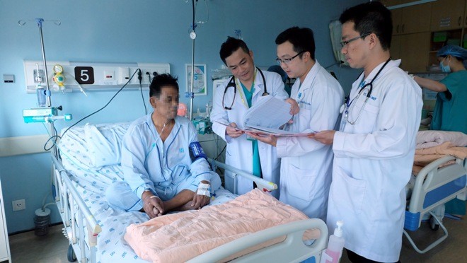 Cứu sống người đàn ông đã hôn mê, ngưng tim Cứu sống người đàn ông đã hôn mê, ngưng tim