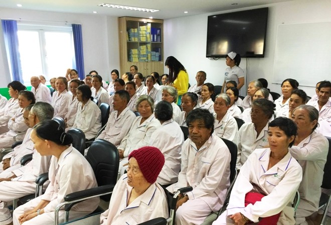 Tặng 100 ca phẫu thuật mắt cho bệnh nhân nghèo Tặng 100 ca phẫu thuật mắt cho bệnh nhân nghèo