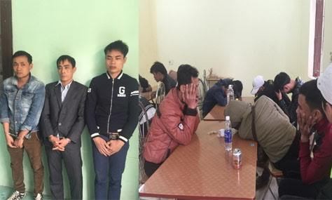 Bắt giữ 3 đối tượng đưa công dân xuất cảnh trái phép Ba đối tượng và những người tham gia xuất cảnh trái phép. Ảnh: Công an Thanh Hóa