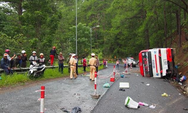 Tai nạn ô tô thảm khốc trên đèo Prenn, 7 người chết Hiện trường vụ tai nạn.