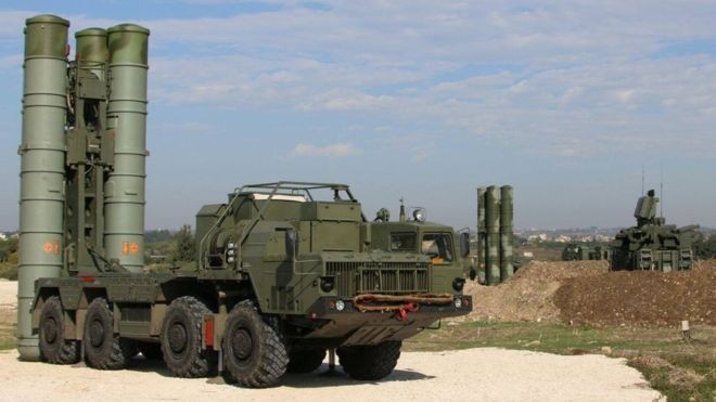 Nga và Ấn Độ sẽ ký thỏa thuận tên lửa phòng không Hệ thống tên lửa phòng không S-400 Triumph.