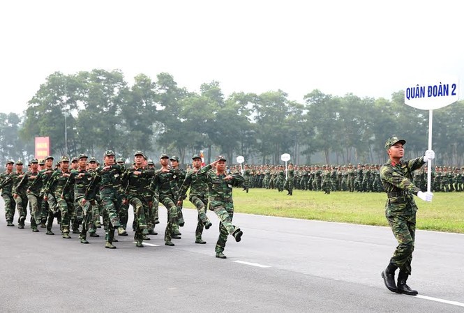 Hội thao bắn súng quân dụng toàn quân Các đoàn vận động viên tham dự hội thao, hội thi duyệt đội ngũ tại lễ khai mạc