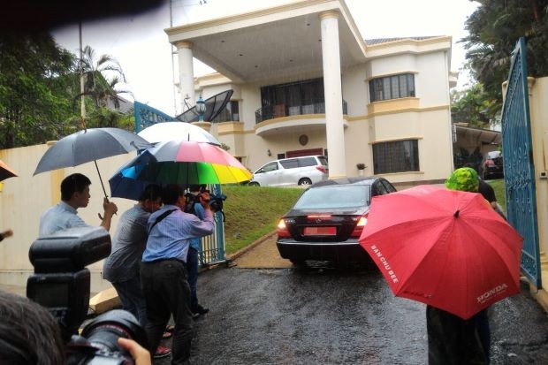 2 người Malaysia được phép rời khỏi Triều Tiên Bên ngoài Đại sứ quán Triều Tiên ở Malaysia.