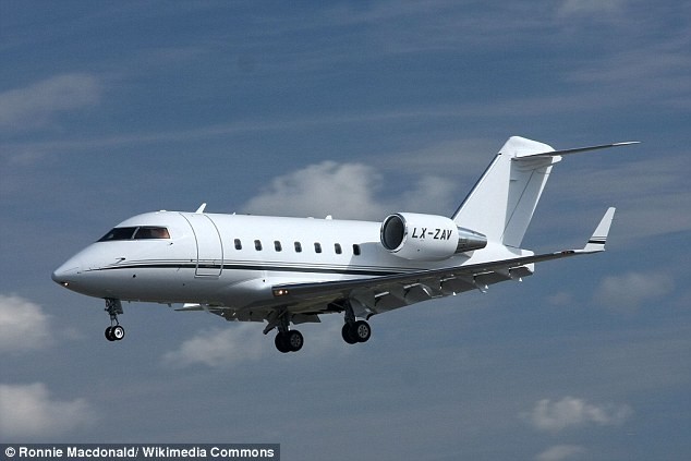 Chết động cơ, máy bay Đức lộn 5 vòng trên không trung Một chiếc Bombardier Challenger 604.