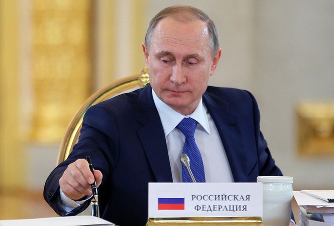 Bản tin 14H: Chiếc bút cũ của ông Putin được bán với giá 1,7 tỷ Chiếc bút cũ của ông Putin được bán với giá 1,7 tỷ.