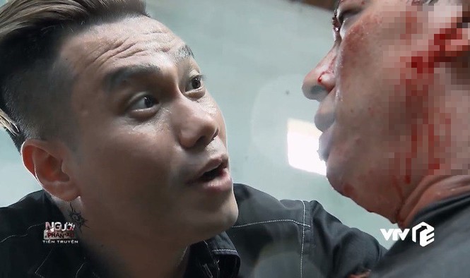 ‘Người phán xử’ bị chê bạo lực, toàn chửi thề, diễn viên nói gì? Cảnh Phan Hải tra tấn chồng của Vân Điệp được đánh giá là quá bạo lực.