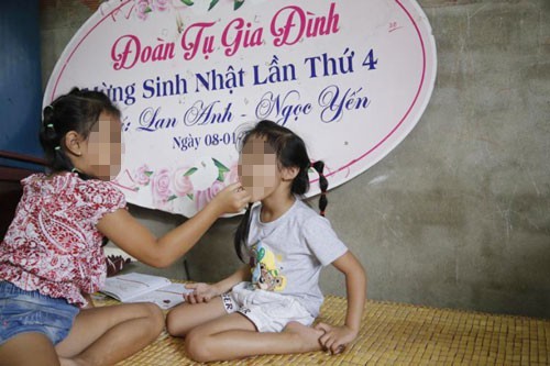 Đẫm nước mắt câu chuyện trao nhầm con ở Bình Phước Lan Anh, Ngọc Yến đang sống hạnh phúc trong tình yêu thương của hai gia đình