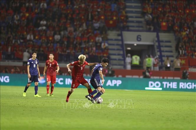 Bản tin 8H: Bộ trưởng Nguyễn Ngọc Thiện gọi điện cảm ơn tuyển Việt Nam Bộ trường Nguyễn Ngọc Thiện cảm ơn và khen ngợi tinh thần thi đấu quả cảm của các cầu thủ Việt Nam. Ảnh: TTXVN