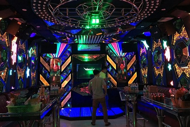Bản tin 8H: Nữ nhân viên 15 tuổi chết bất thường trong quán karaoke Bản tin 8H: Nữ nhân viên 15 tuổi chết bất thường trong quán karaoke