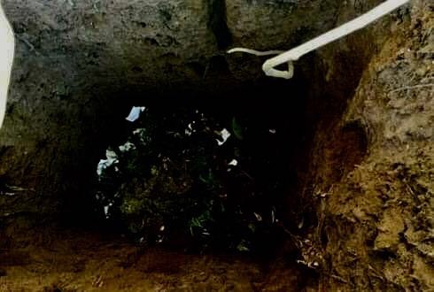 Bản tin 8H: Mẹ vứt con mới sinh được 2 ngày xuống hố Hiện trường vụ việc.