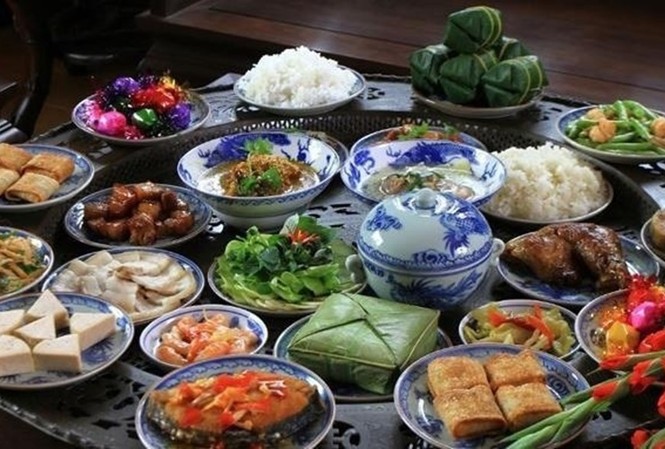 Nên cúng tất niên Tết Canh Tý 2020 vào ngày giờ nào? Mâm cỗ cúng tất niên. Ảnh minh họa
